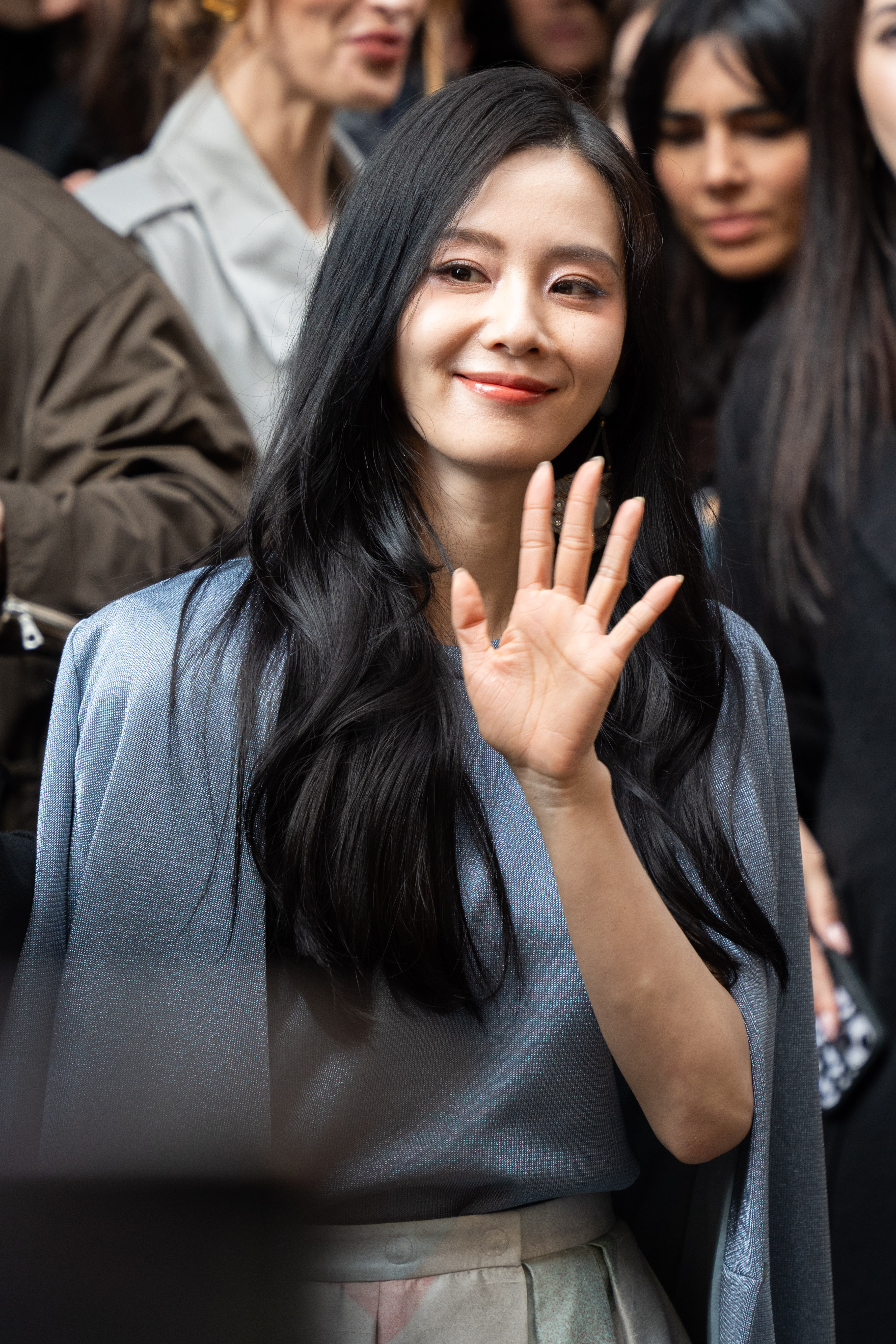 Liu Shishi alla sfilata Giorgio Armani durante la Milano Fashion Week, 25 febbraio 2024